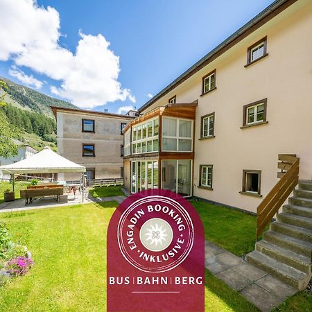 Chasa Plazza Gronda Appartement Lavin Buitenkant foto