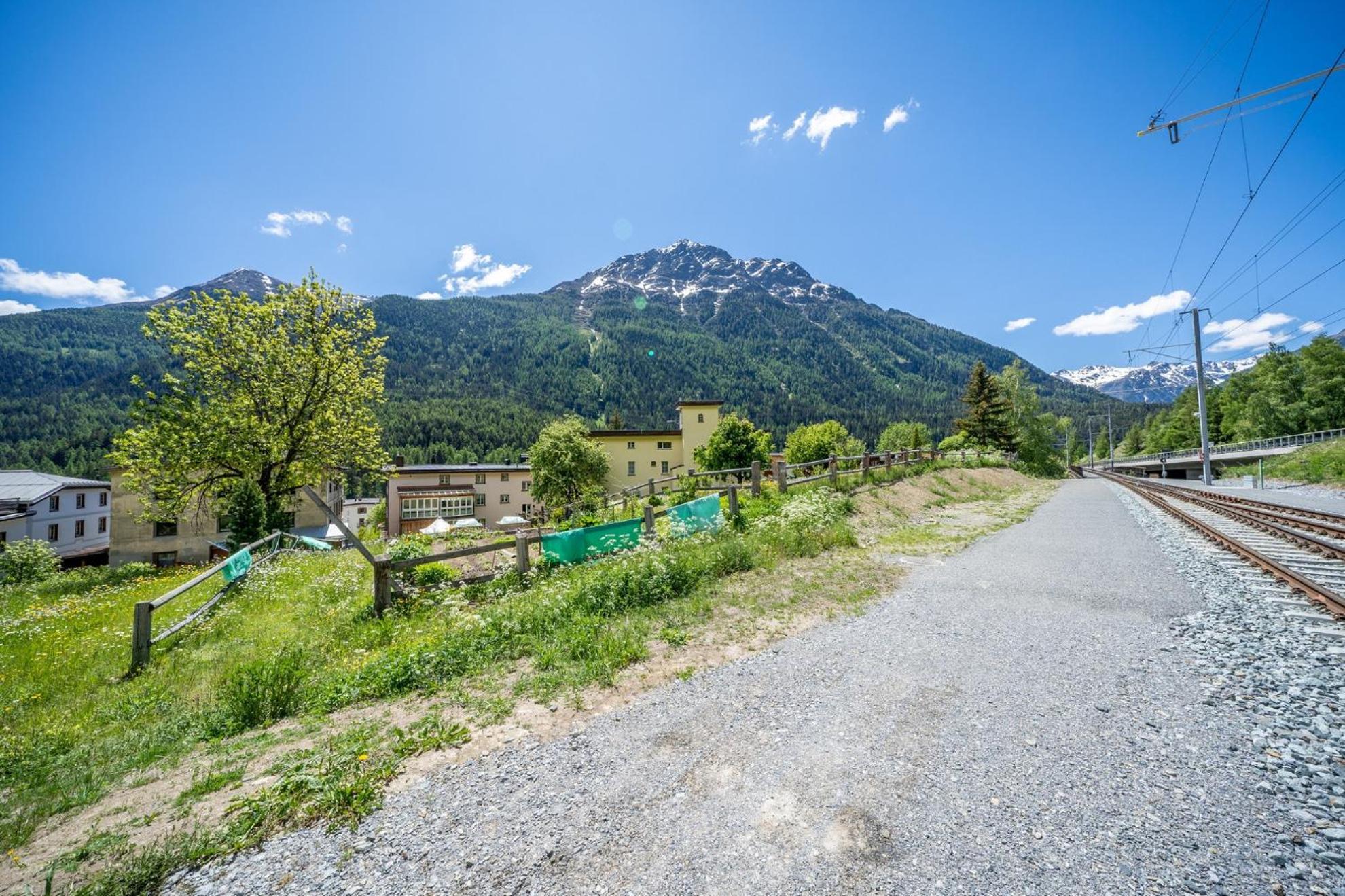 Chasa Plazza Gronda Appartement Lavin Buitenkant foto