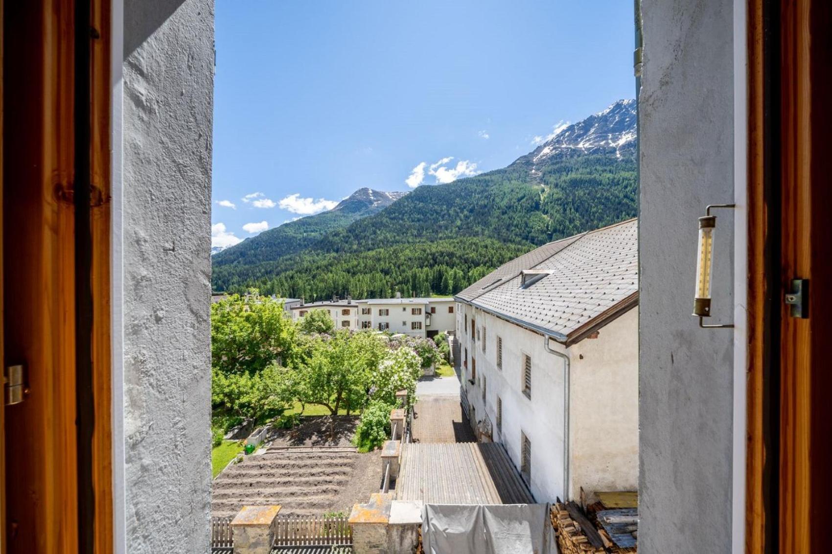 Chasa Plazza Gronda Appartement Lavin Buitenkant foto